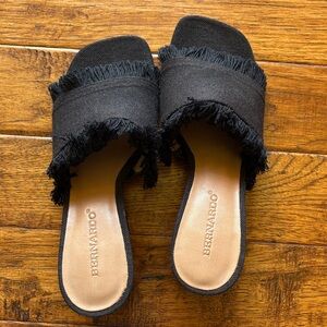 NEW Bernardo Blaire Women's Black Fringe Sandals Linen Size 7.5